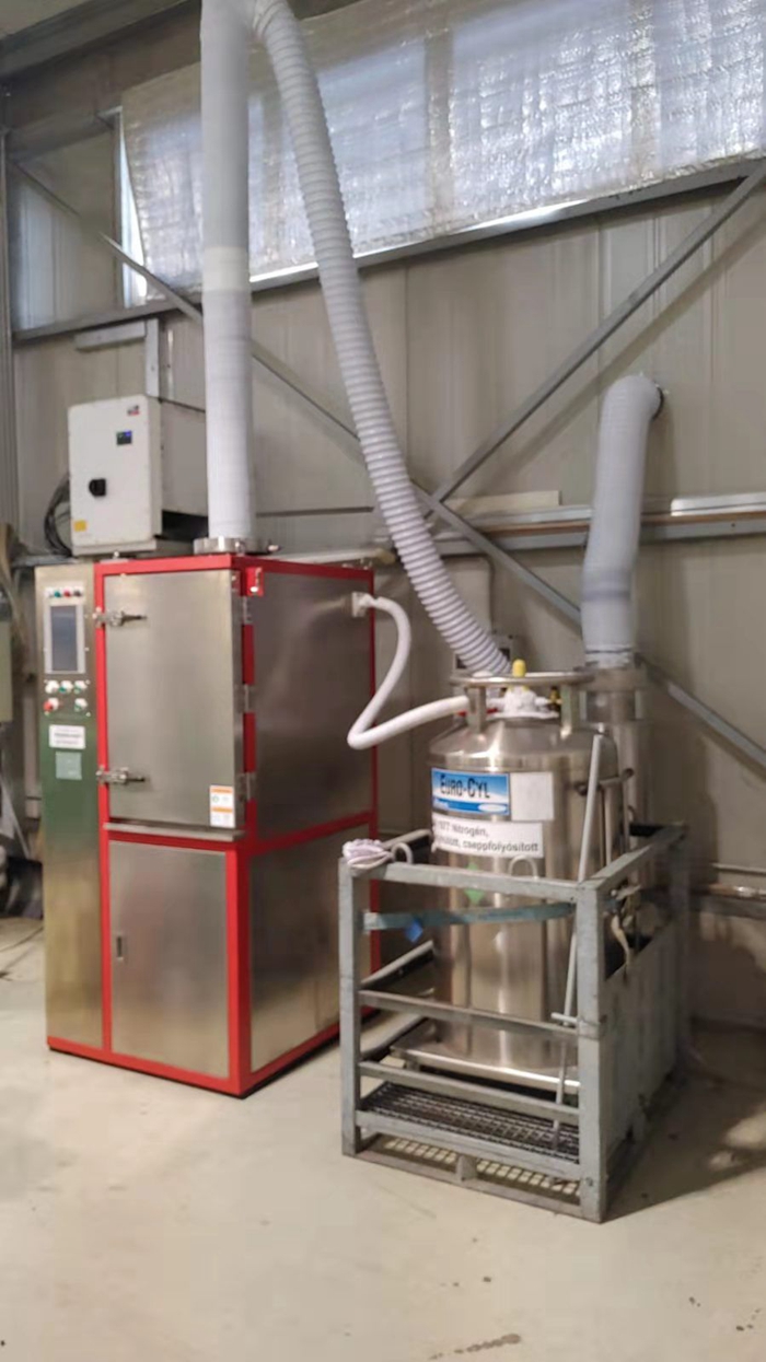 Pege Frozen Shot Cryogenic Shotblast Deflashing Machine Installed in Hungary